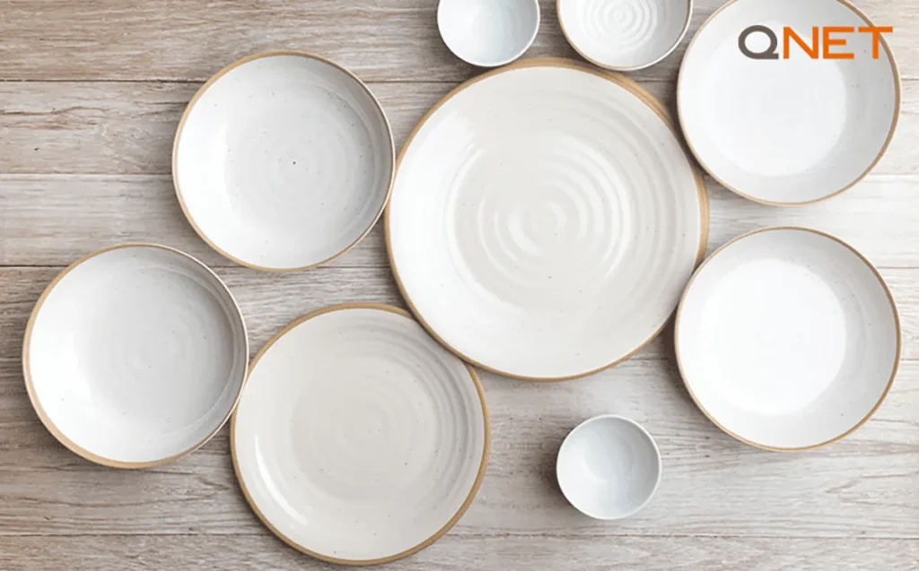 A Melamine Dinner Set kept on a table (A clean & closer look)