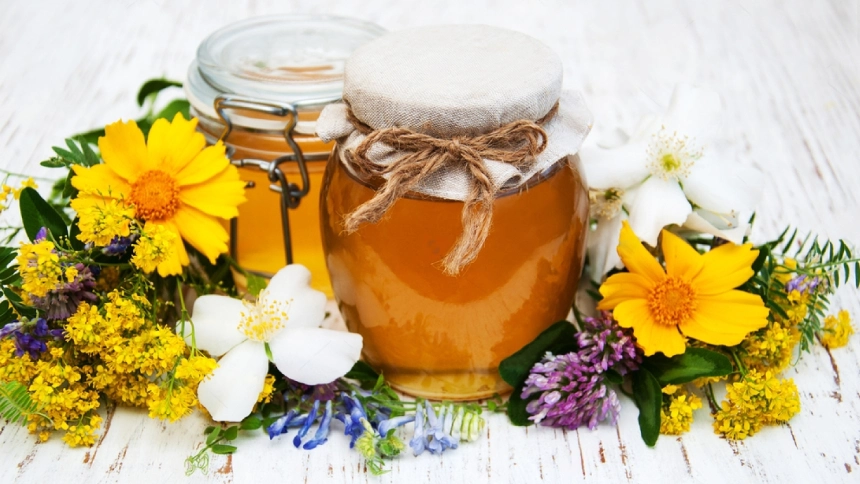 Honey Hacks: 6 Tips to Preserve Honey For Longer